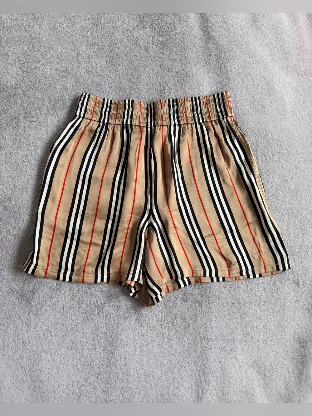 Burberry Beige Striped Silk Elastic Waist Women’s Shorts Size 6 M